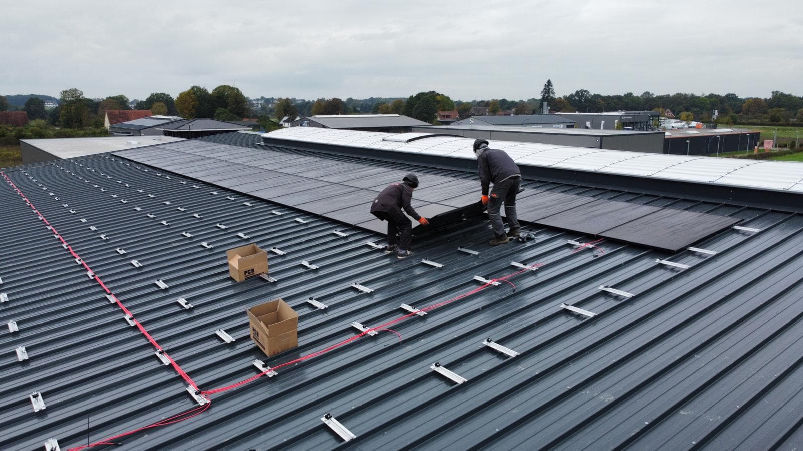 Photovoltaikanlage auf Hallendach